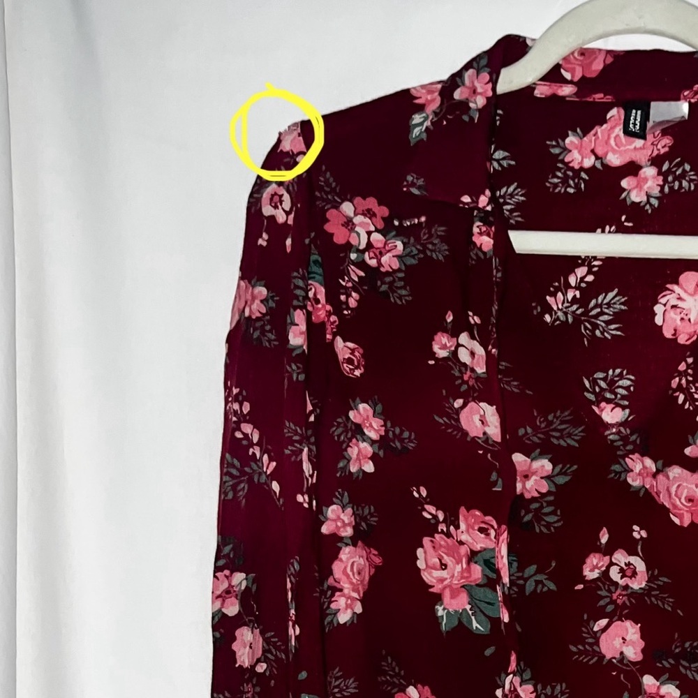 DIVIDED by H&M Floral Burgundy V-Neck Cropped Blouse, Size 6 - Picture 3 of 11